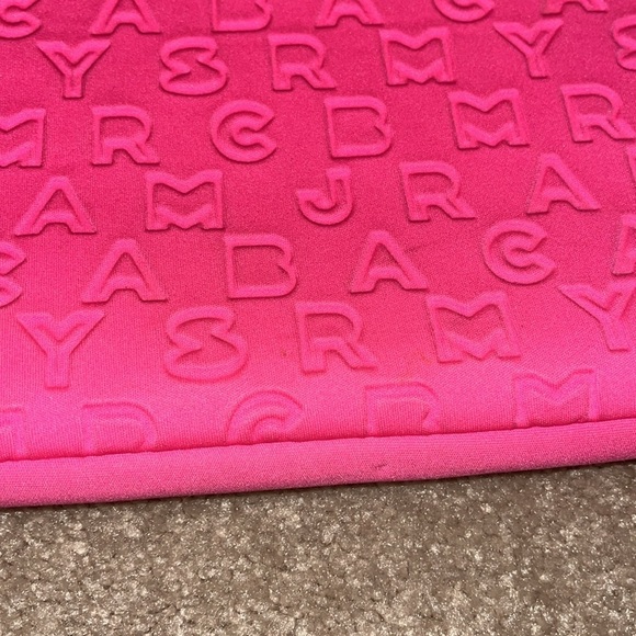 “Marc Jacob’s- Pink Laptop Case” - Picture 11 of 12